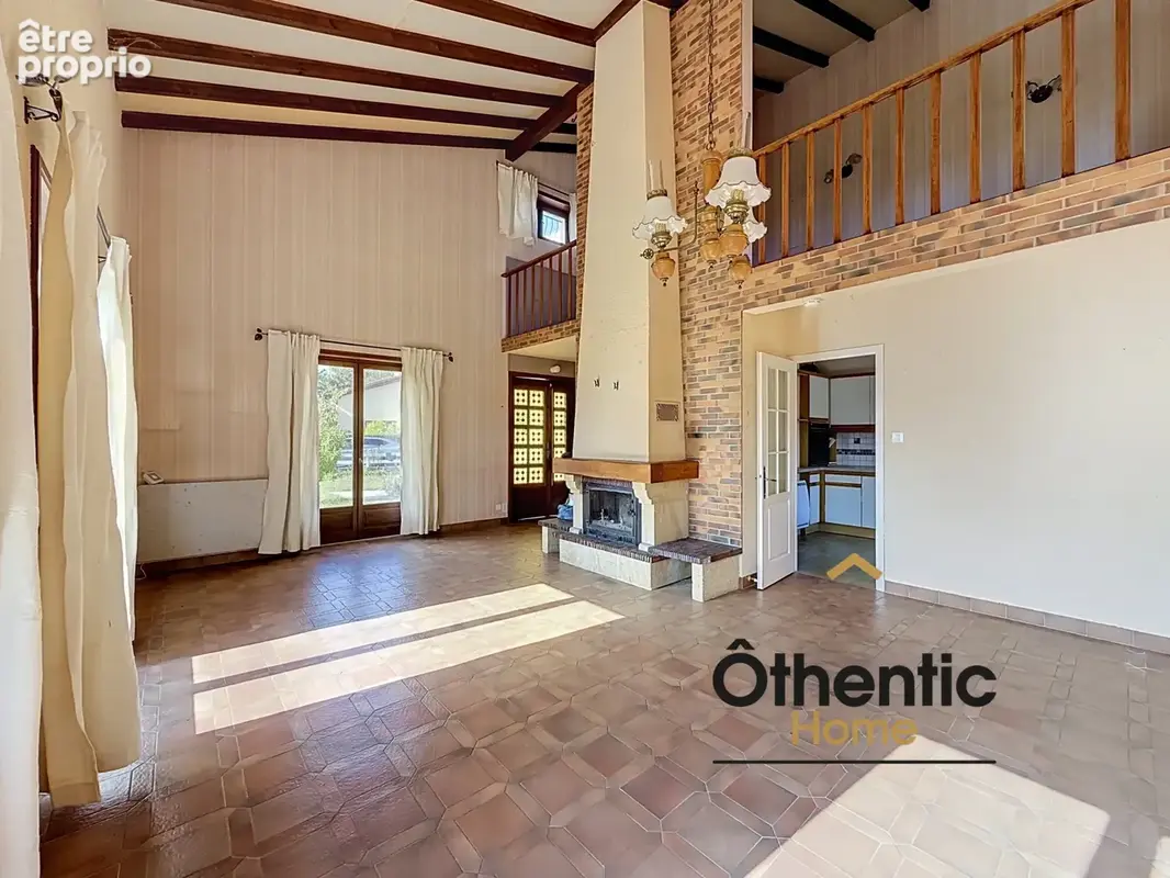 RARE MEYRIÉ   Maison avec séjour cathédrale, 3 chambres possible 4, mezzanine et terrain de 1 031 m2 - photo 6