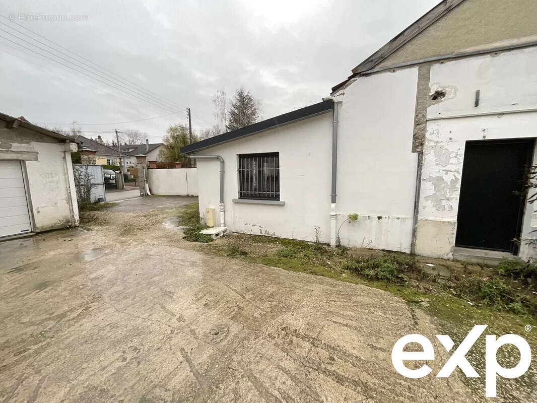 accès du local communs  - Appartement à SAINT-ANDRE-LES-VERGERS