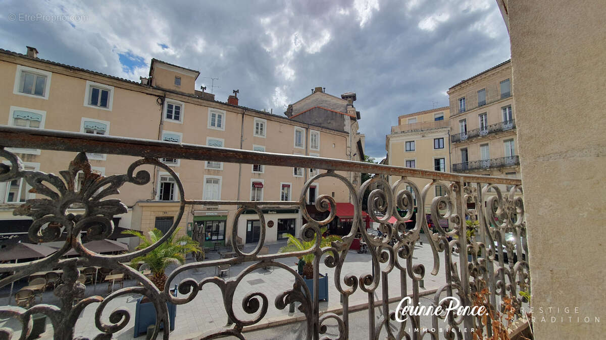 Nimes centre ecusson superbe p5 de 123 m2 avec balcon dans immeuble de charme propose par corinne ponce immobi - photo 4