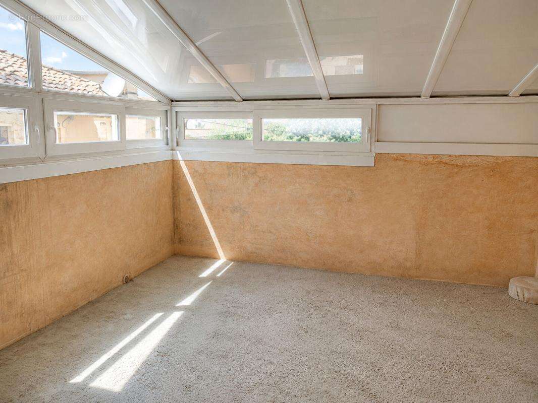 Maison de village, comprenant 1 appartement et 1 studio - photo 6