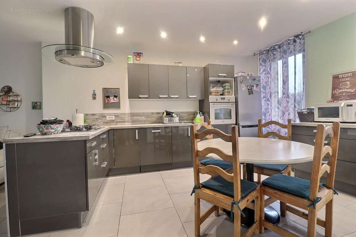 Maison à CAMPS-LA-SOURCE