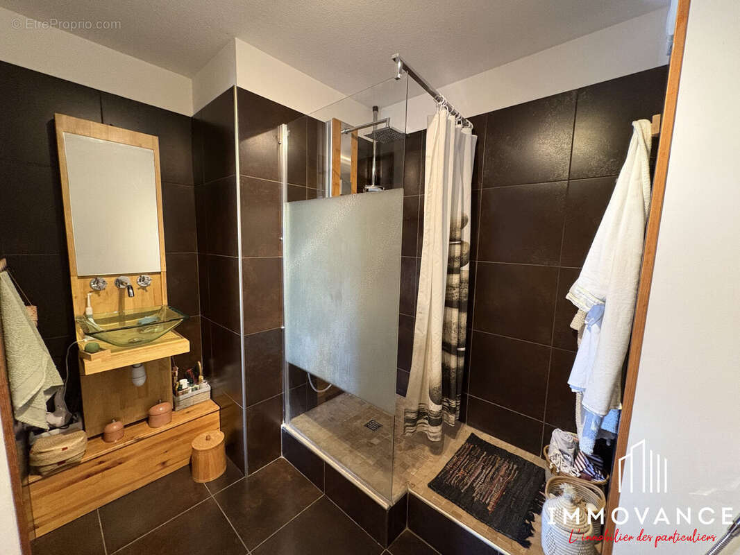 Appartement à LE CRES