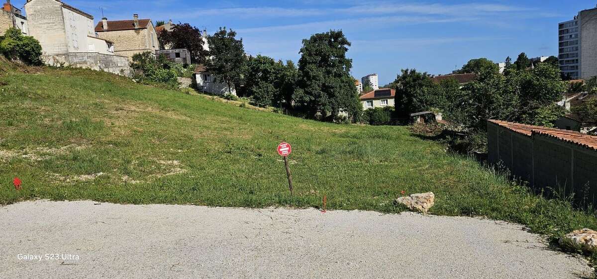 Terrain à ANGOULEME