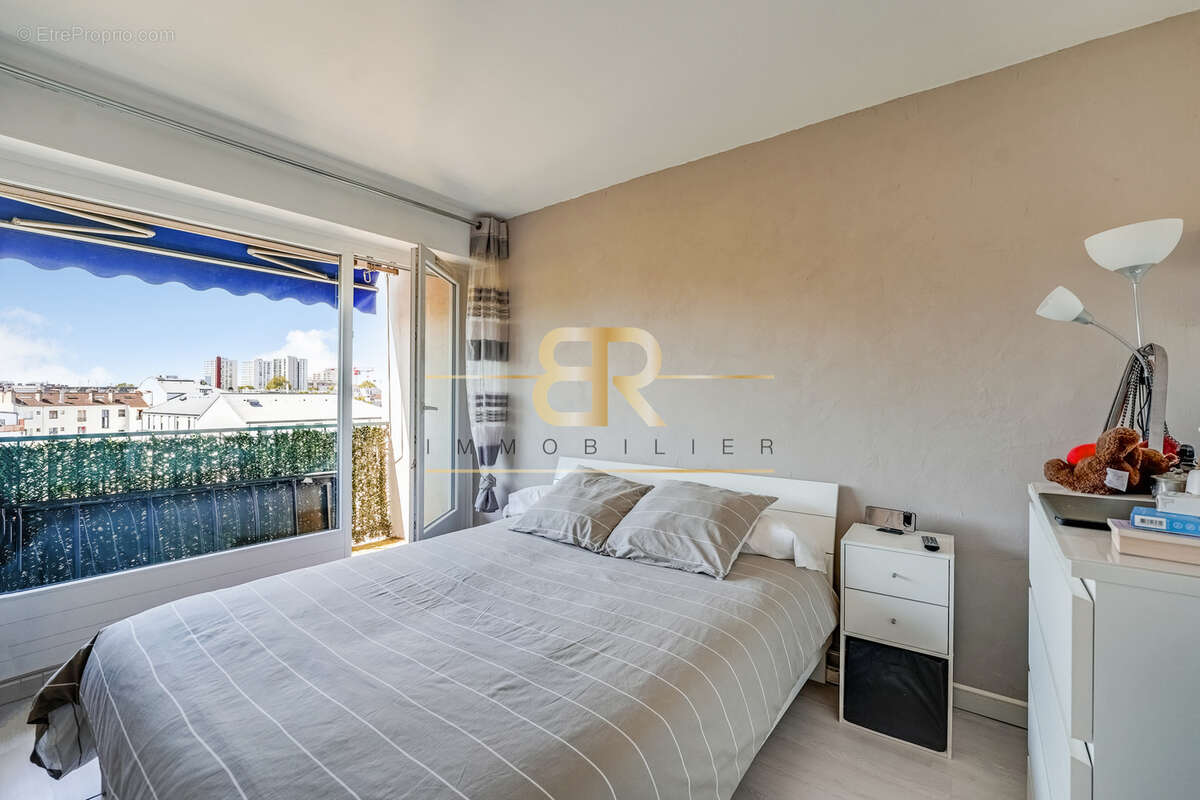 Appartement à AUBERVILLIERS