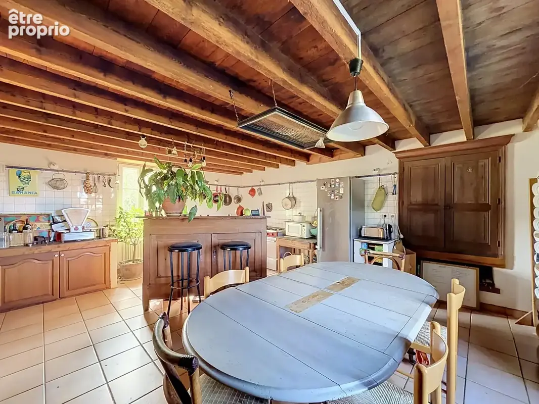 Propriété de charme en Sud Charente   428m2 habitables, 1,6 hectare et vue remarquable. - photo 8