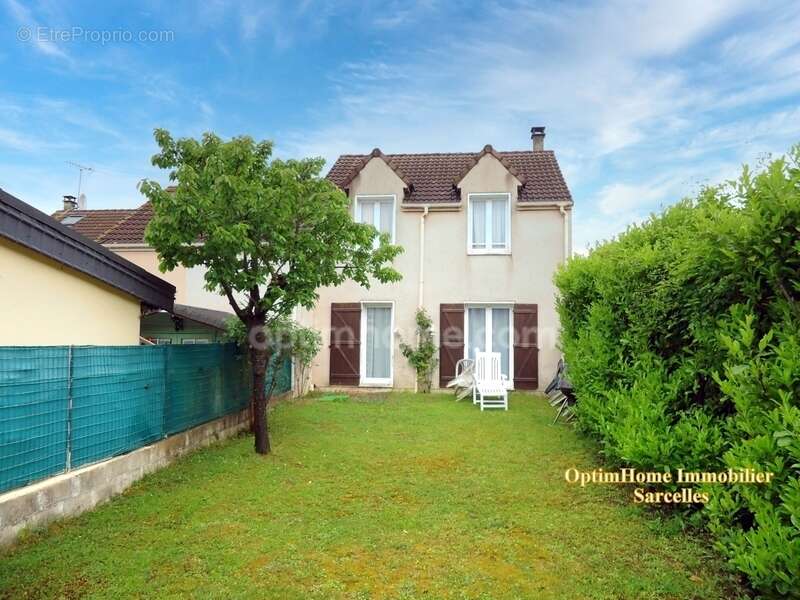 Maison à SARCELLES