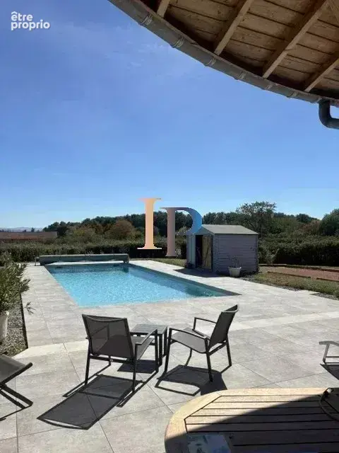 5 mn CHARLIEU maison avec vue et piscine - photo 5