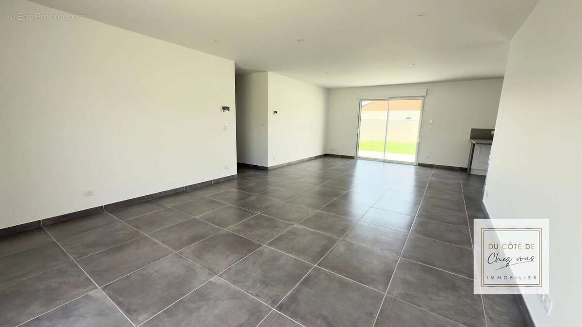 Maison à BREVIANDES