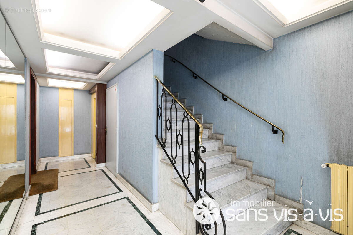 Appartement à NEUILLY-SUR-SEINE