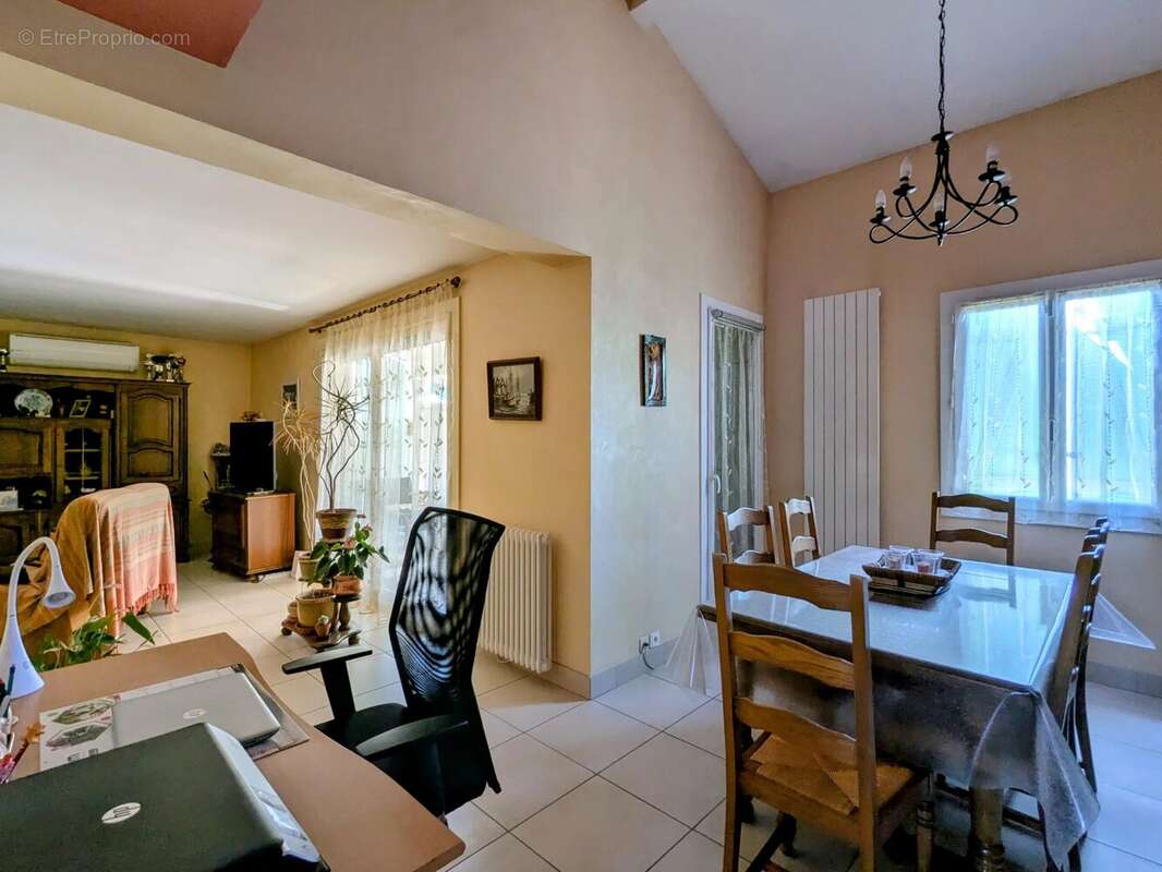 Maison 127 m² à Hurigny  - photo 4