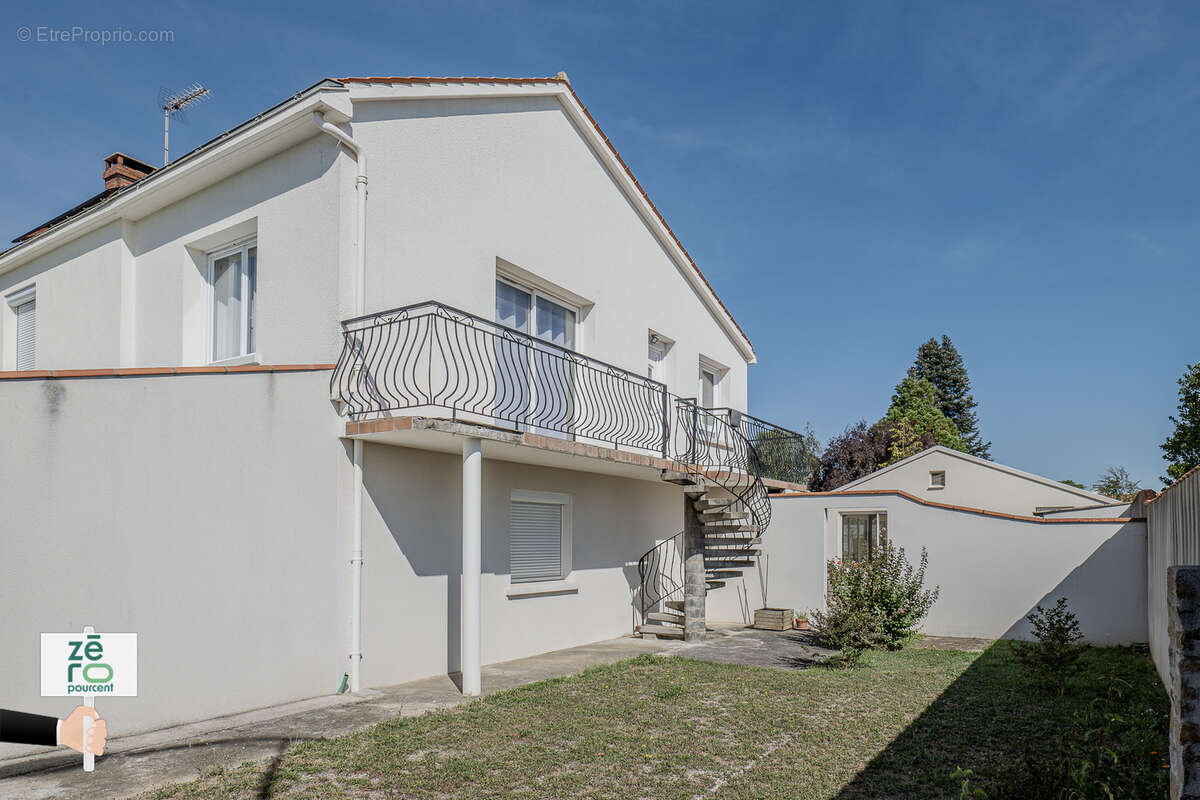 Maison à LES MAGNILS-REIGNIERS