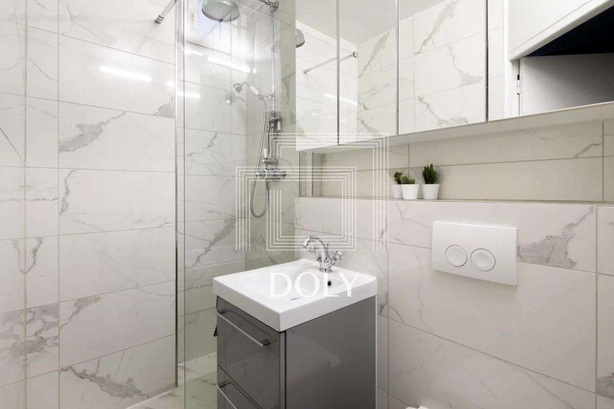 Appartement à PARIS-7E