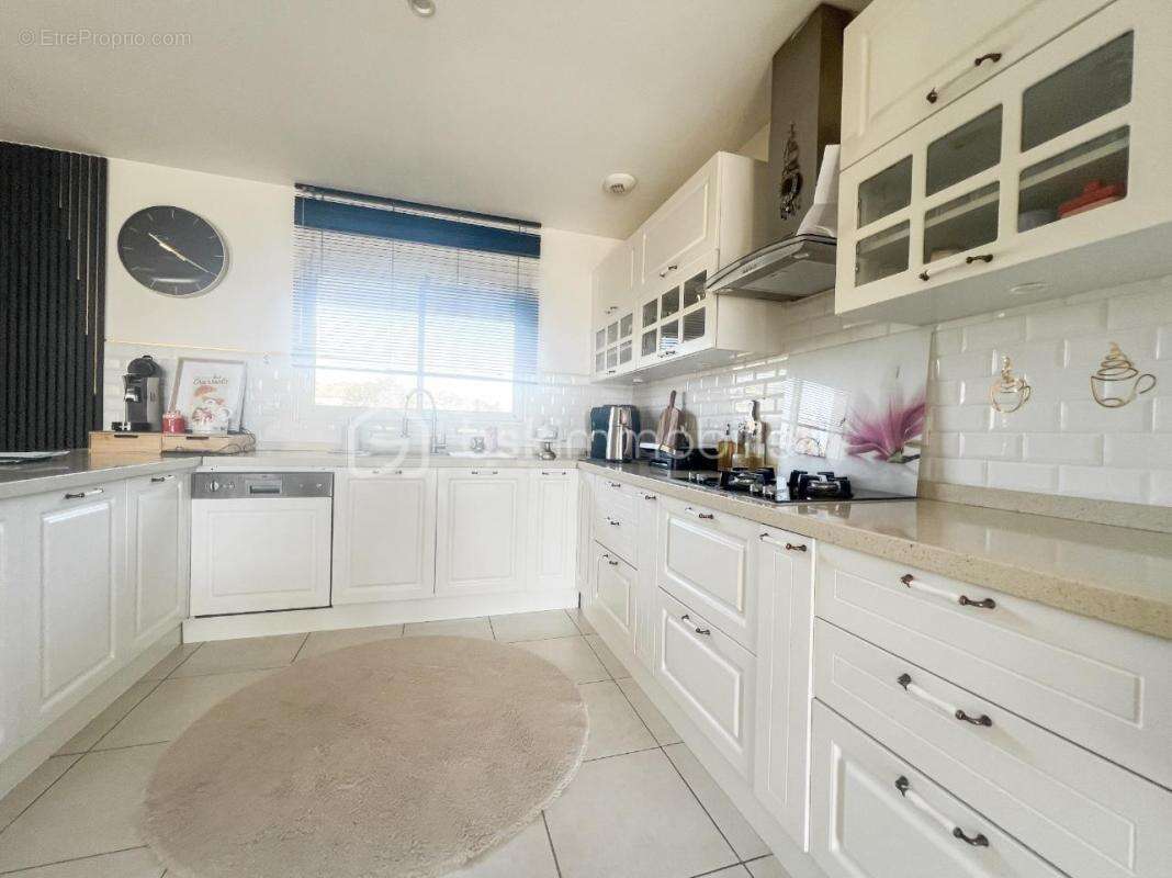 Maison à SAINT-HILAIRE-DE-BRETHMAS