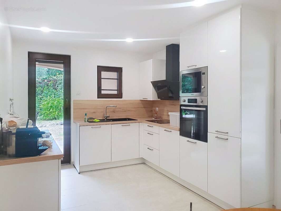 Maison à COLOMBIERES-SUR-ORB