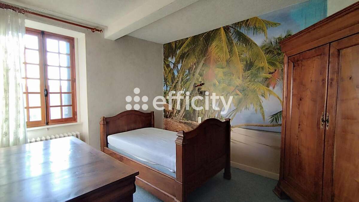 Maison à AIGUEPERSE