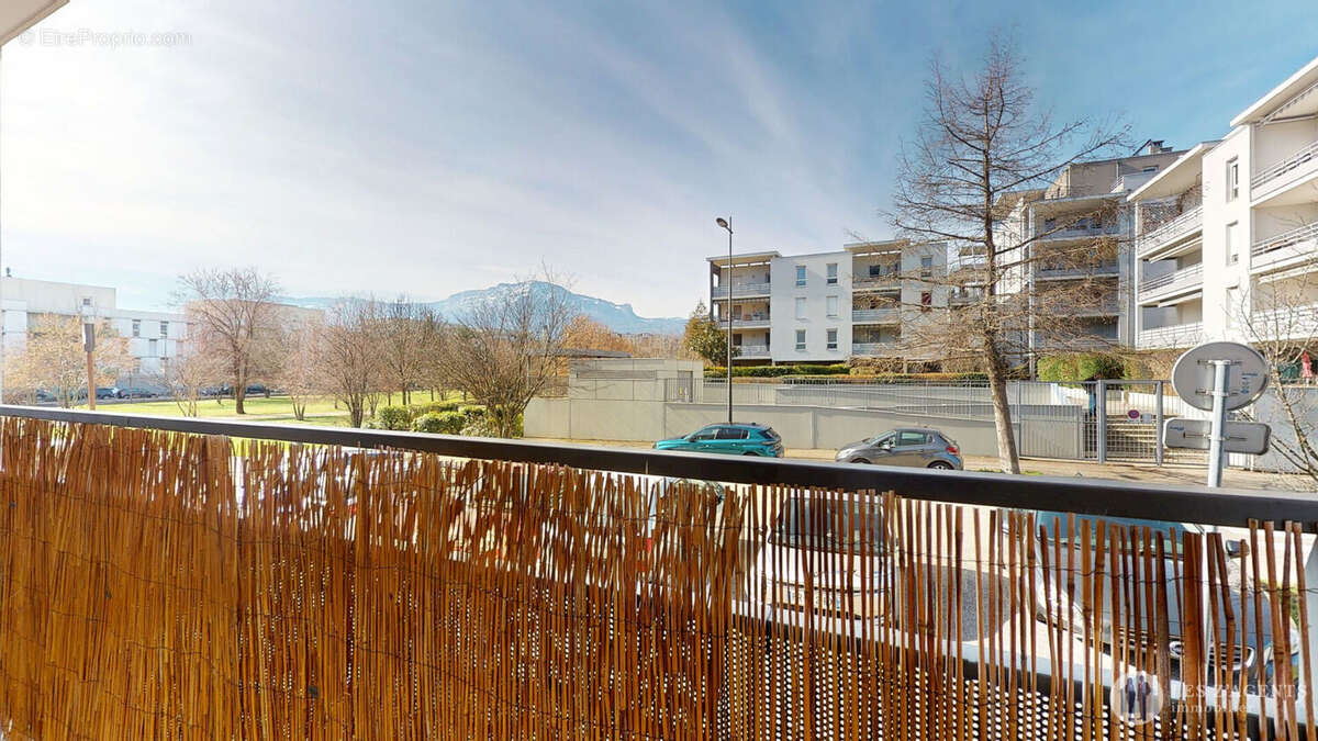 Appartement à SAINT-MARTIN-D'HERES