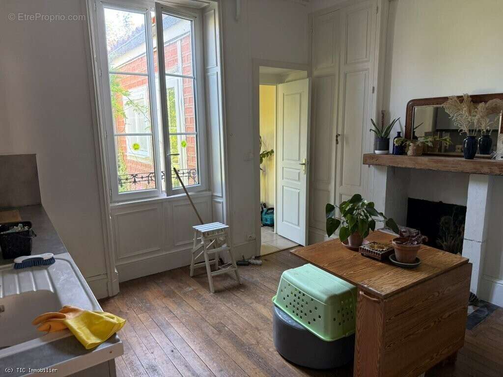 Maison à AIGRE