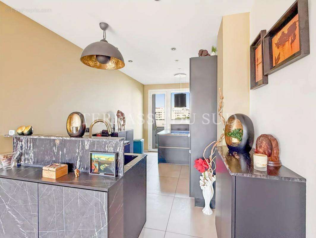 Appartement à MARSEILLE-8E