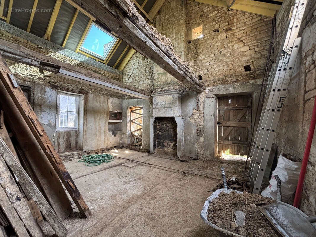 Maison en pierre à rénover - photo 9