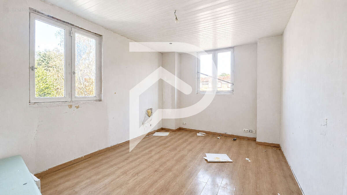 Immeuble Mazamet 15 pièces 371,5 m² - photo 5