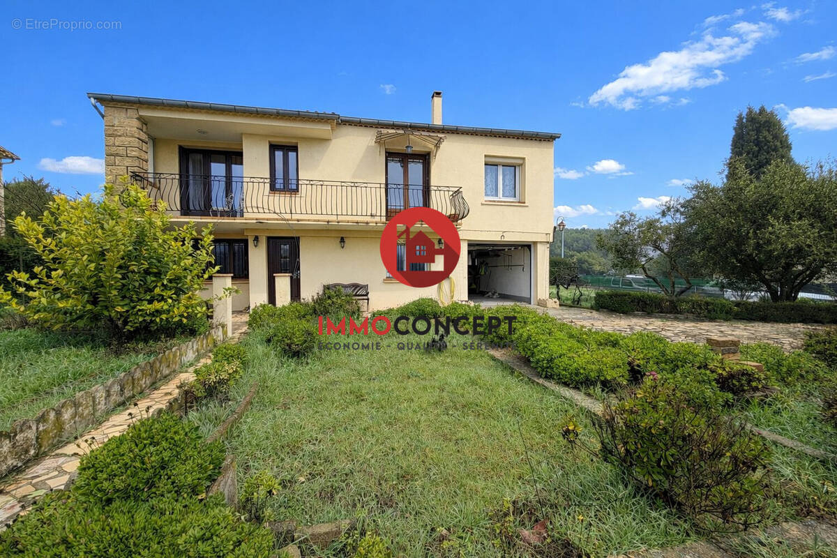 Maison à LAUDUN-L'ARDOISE