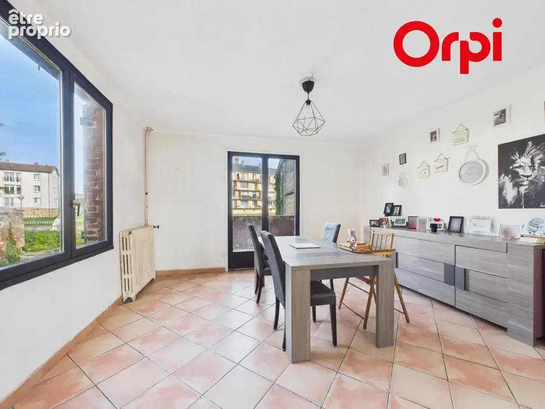A Brionne, maison avec garage et cour - photo 6