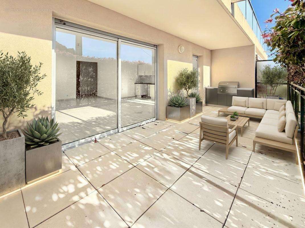 Appartement à LA COLLE-SUR-LOUP