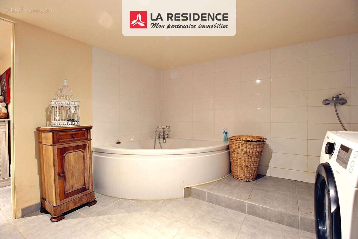 Maison à SAINT-ETIENNE-DU-ROUVRAY