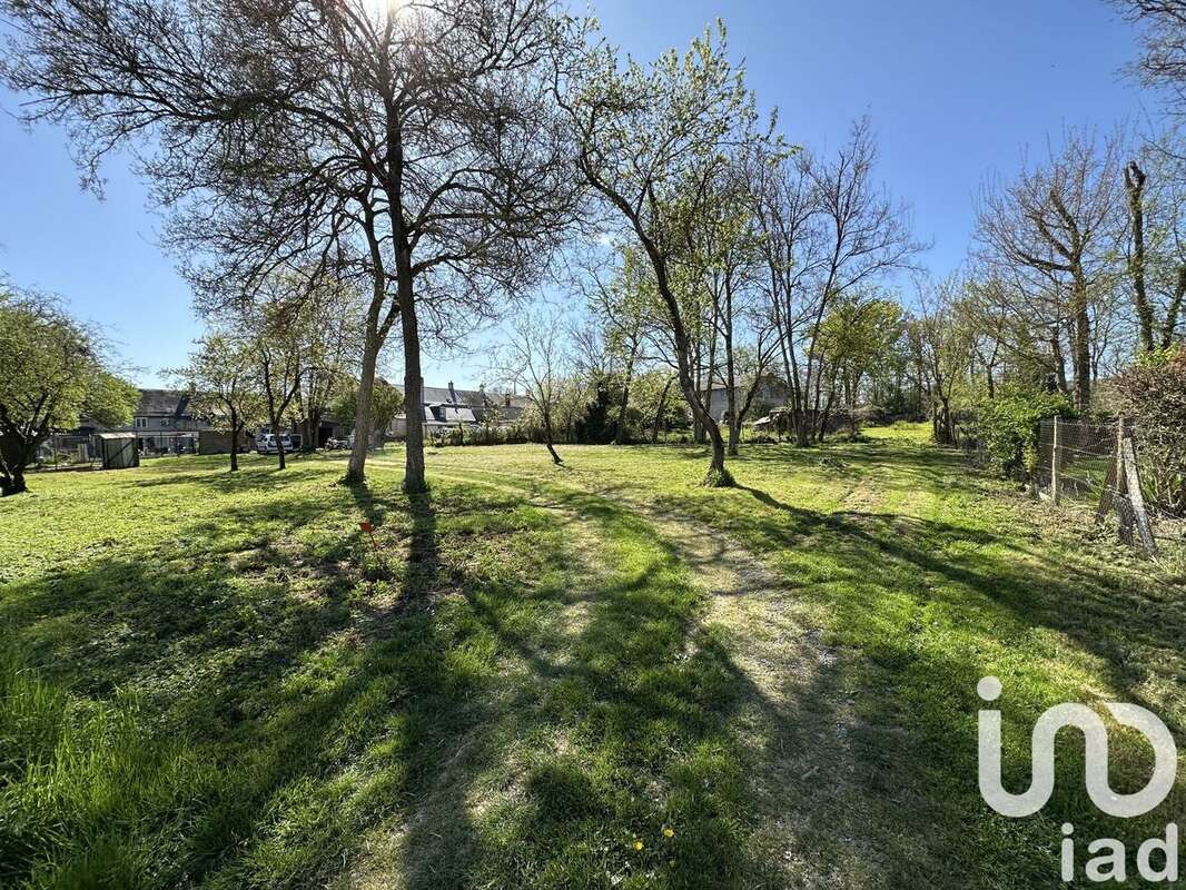 Photo 3 - Terrain à LES BORDES