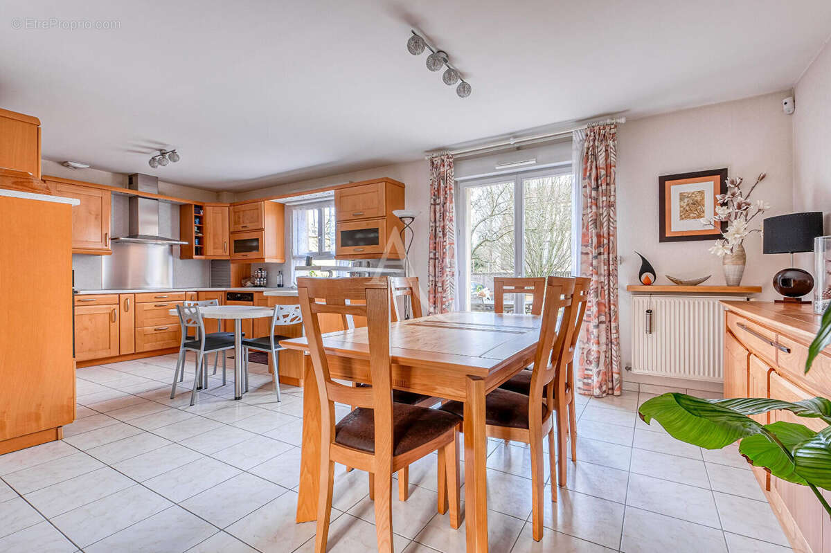 Maison à NEUILLY-PLAISANCE