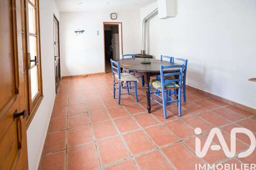Maison 107 m² à Saint-Martial-D'artenset  - photo 8
