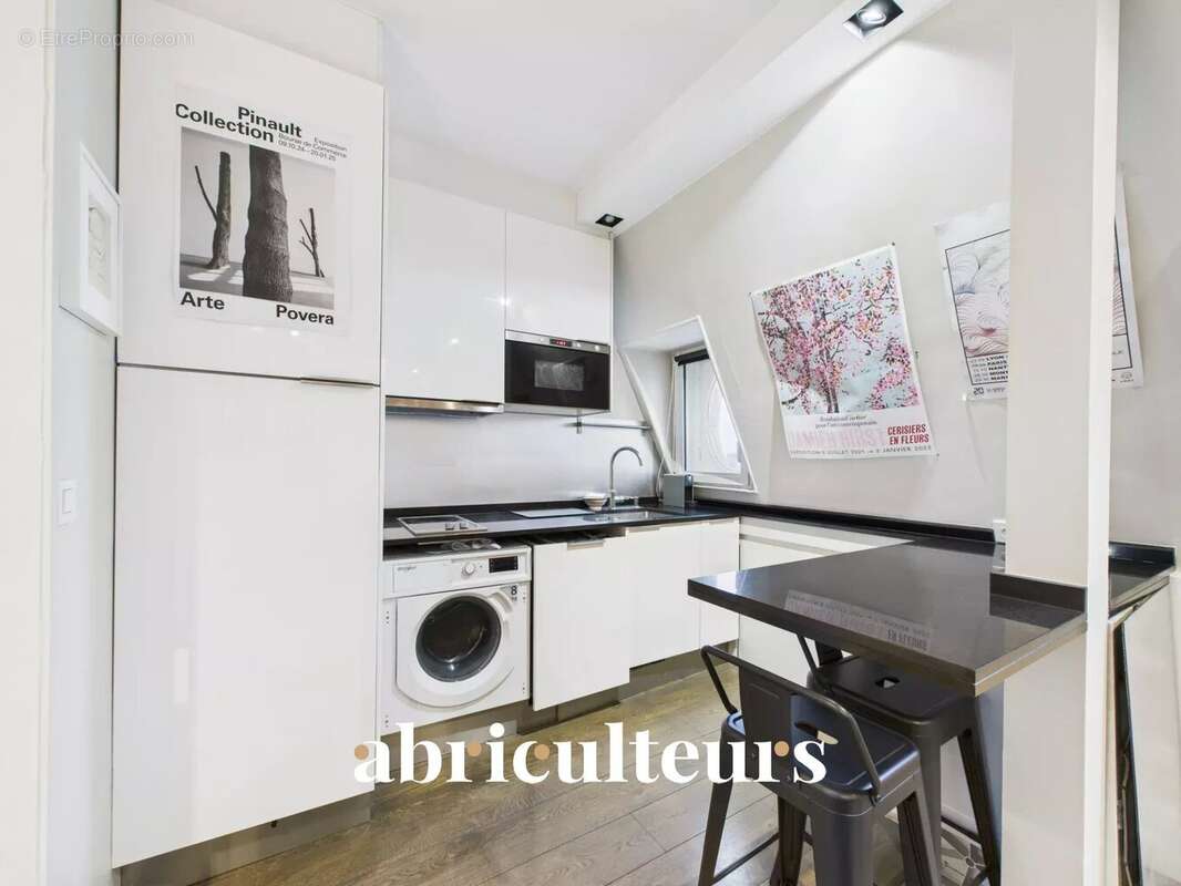 Appartement à PARIS-16E