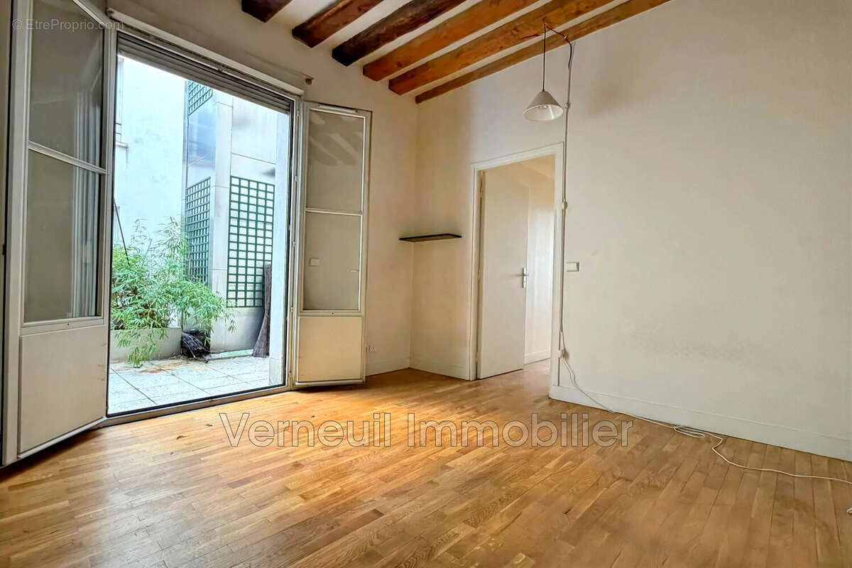 Appartement à PARIS-7E