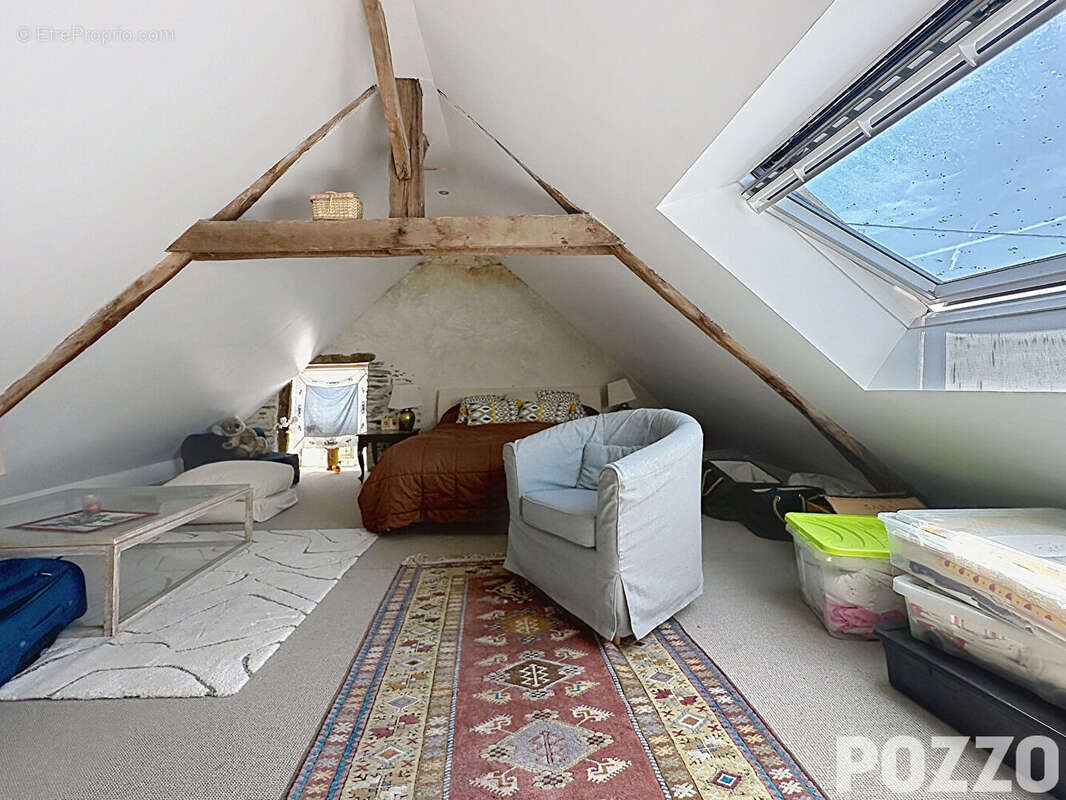 A Vendre - Maison en pierres avec chambre d'hôtes - 7 pièce(s) 150 m² - Terrain d'environ 2196 m² - photo 15