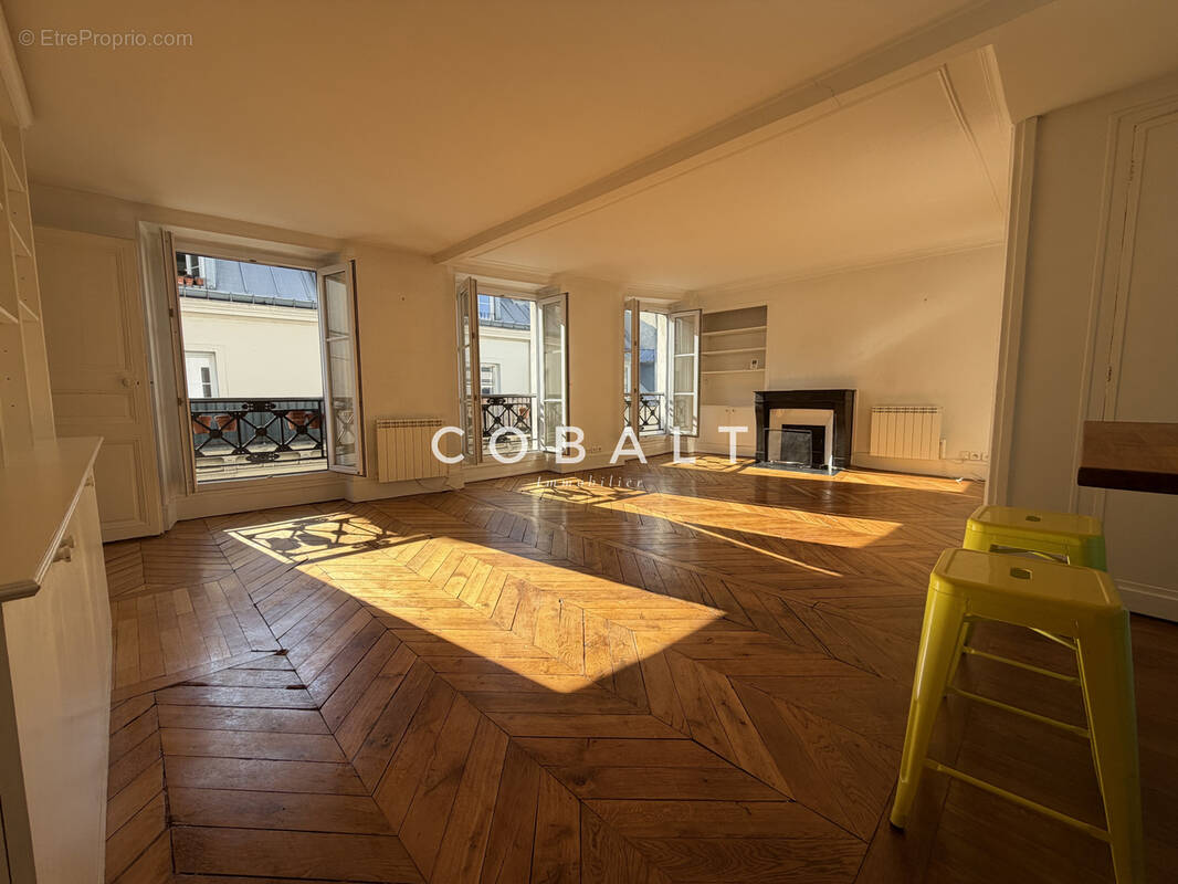 Appartement à PARIS-9E