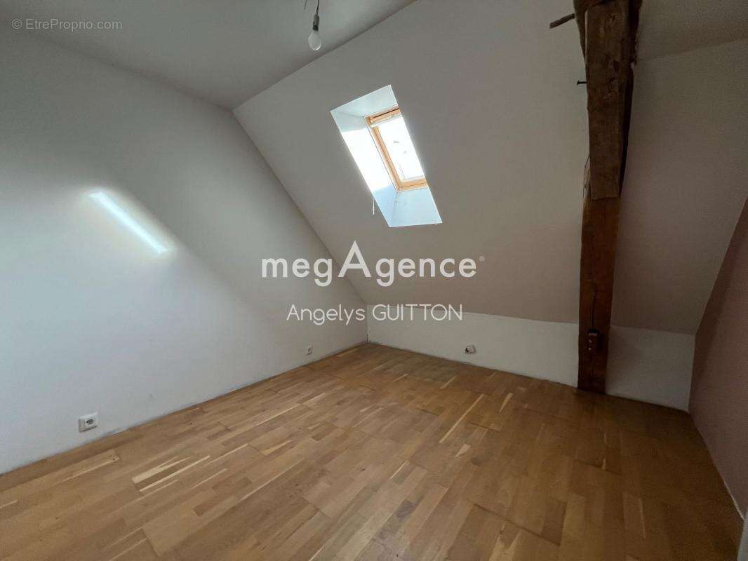 Maison à BEAUMONT-SUR-SARTHE