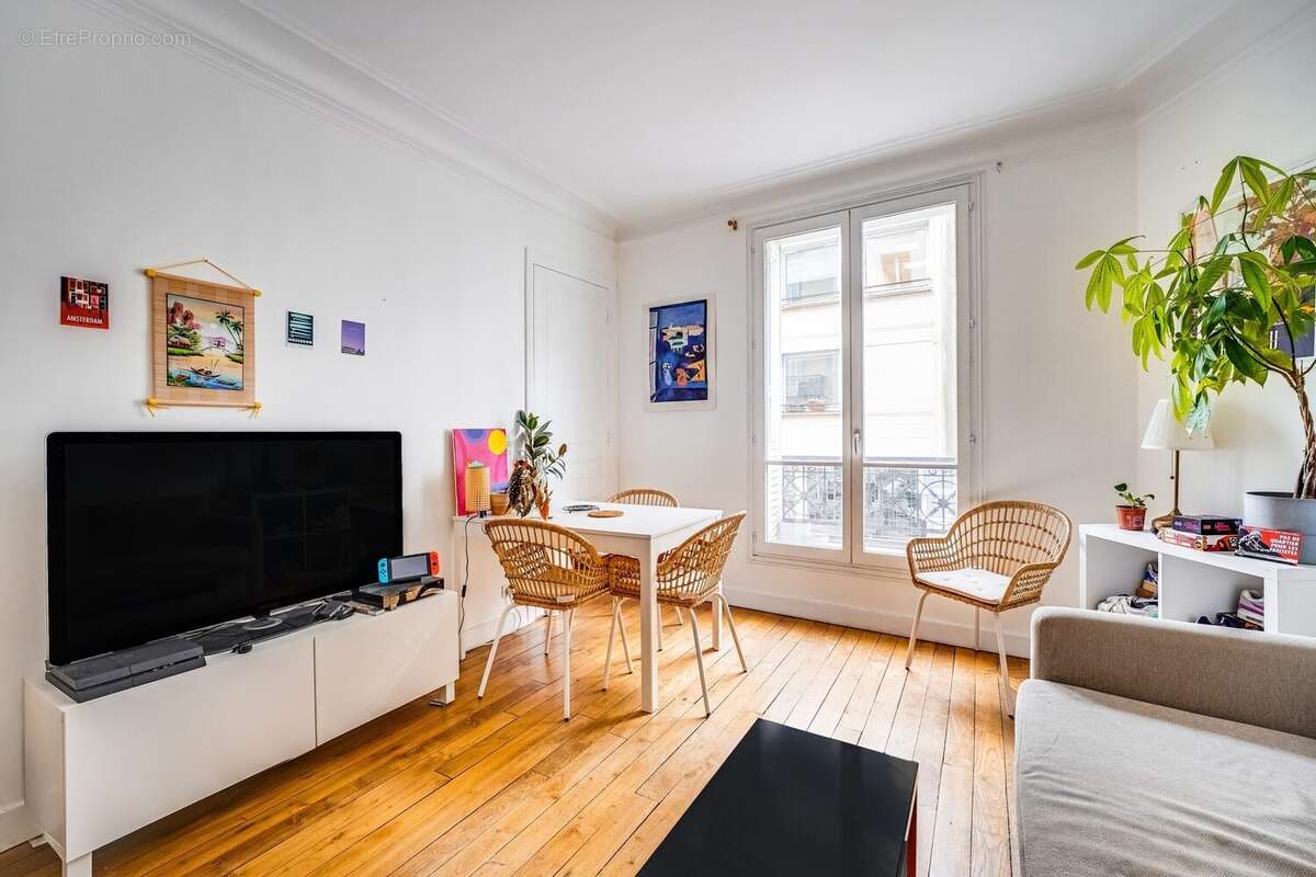 Appartement à PARIS-14E