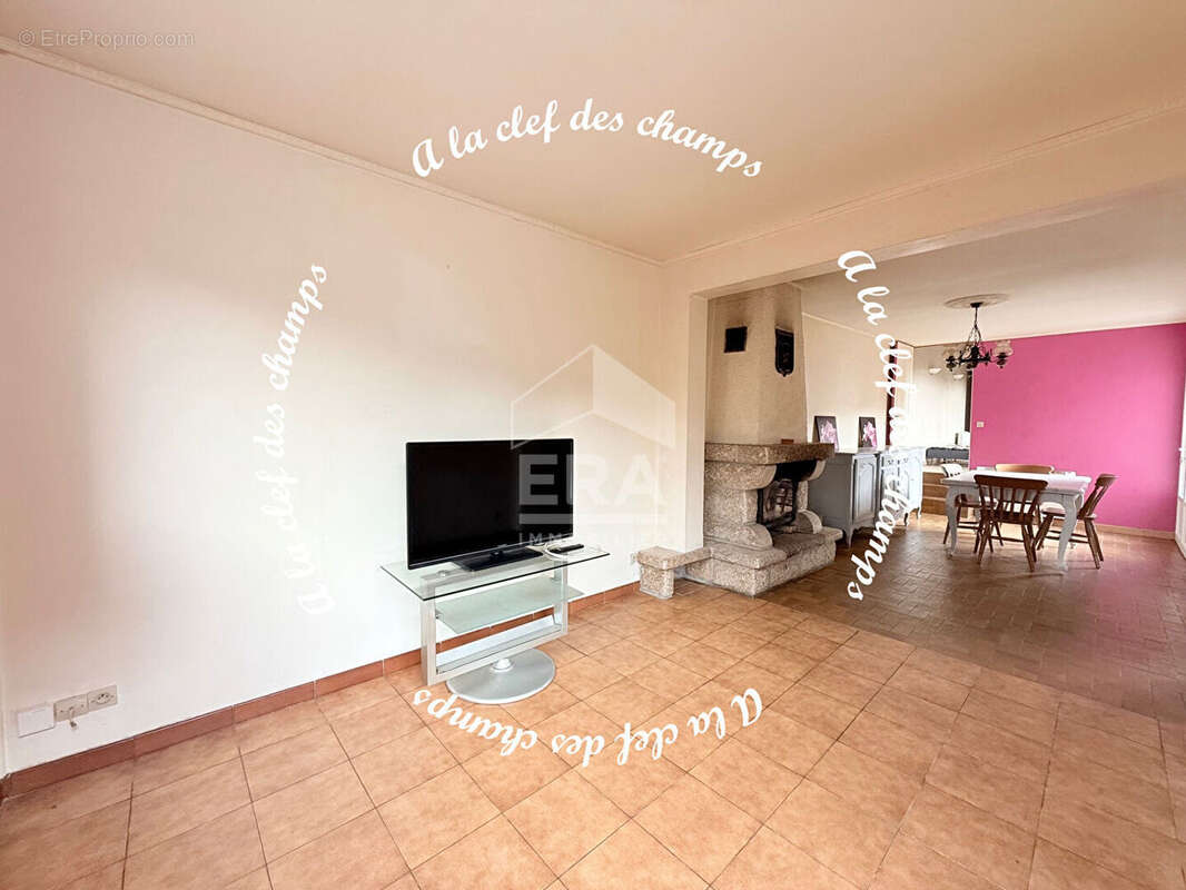 Maison à GOMETZ-LE-CHATEL