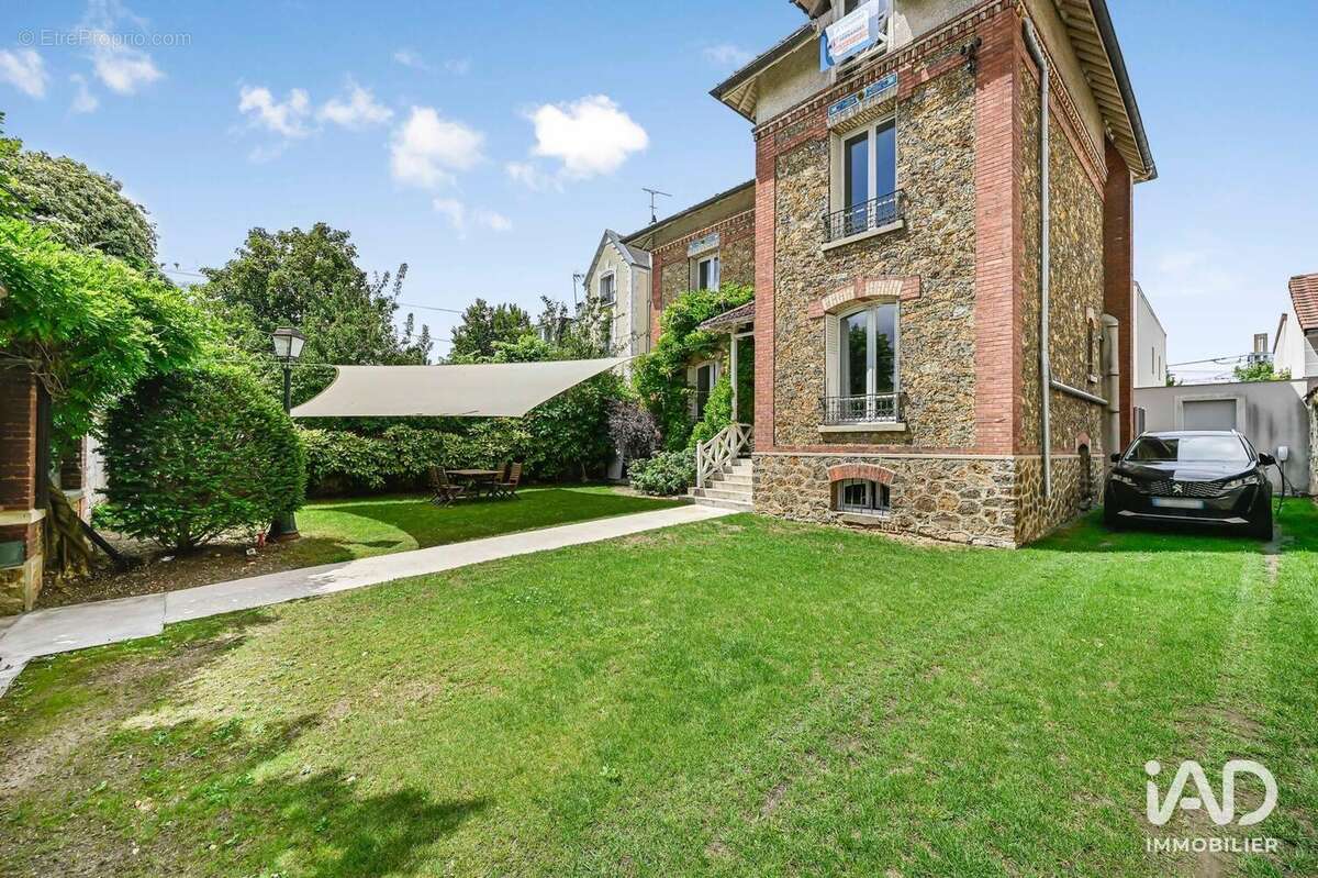 Photo 2 - Commerce à SAINT-MAUR-DES-FOSSES