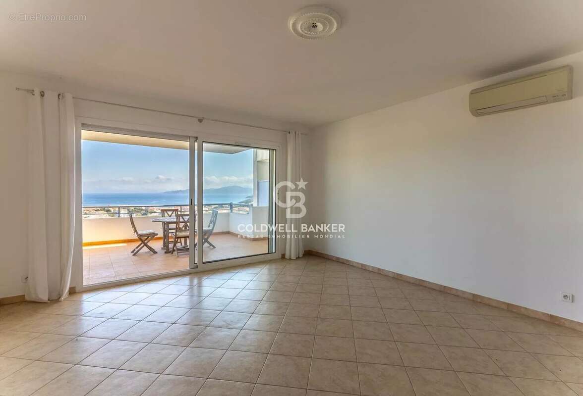 Appartement à L'ILE-ROUSSE