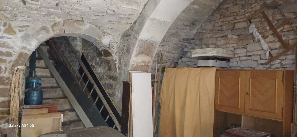 Maison 179 m² à Lezinnes  - photo 8