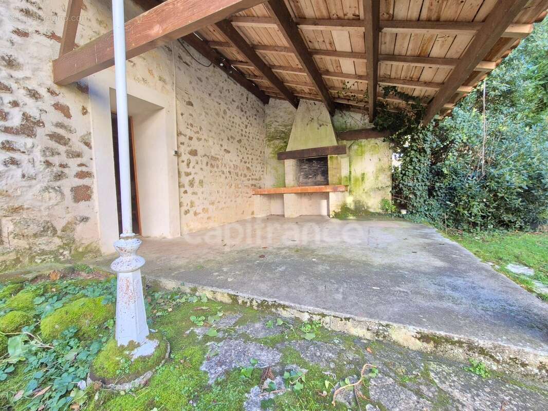 Ensemble de 2 maisons indépendantes à vendre, BUSSAC SUR CHARENTE (17) - photo 8