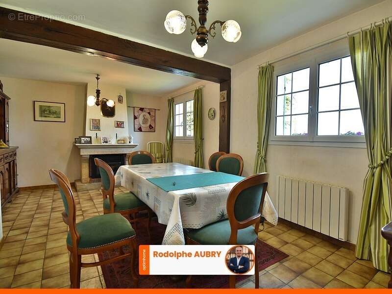 Maison à LES VENTES
