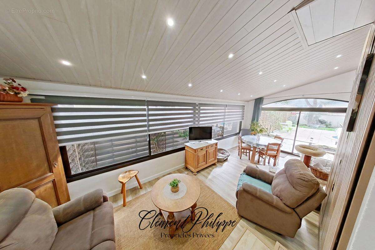Villa familiale 155 m² avec piscine, 5 chambres et terrain 1 000 m² aux portes de Carcassonne - photo 6