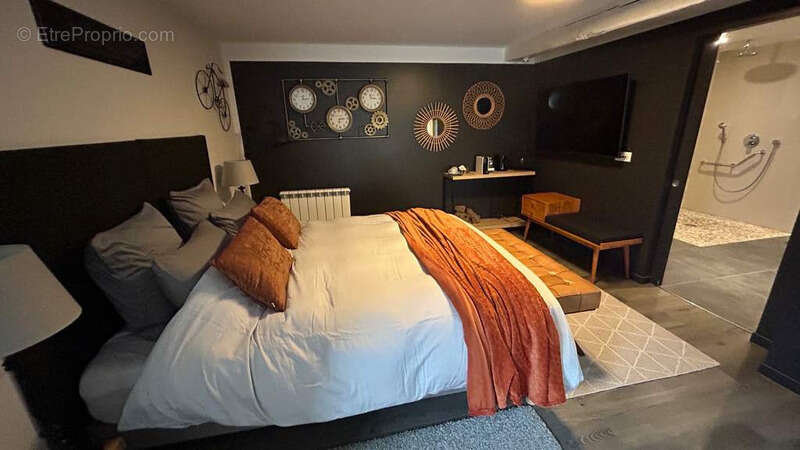 Commerce à SAINT-VAURY