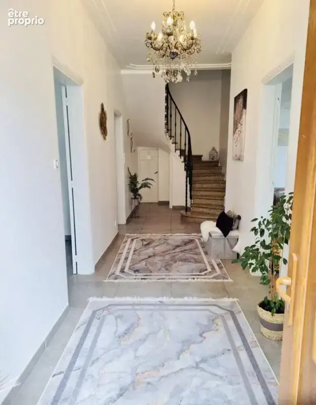 Maison 8 pièces 160 m² à vendre à Violes (84150) - photo 2