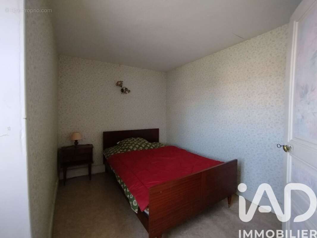 Photo 6 - Maison à LACHAPELLE-AUZAC