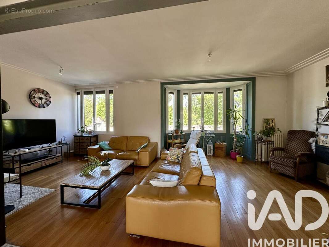 Maison 185 m² à Huisseau-Sur-Cosson  - photo 3