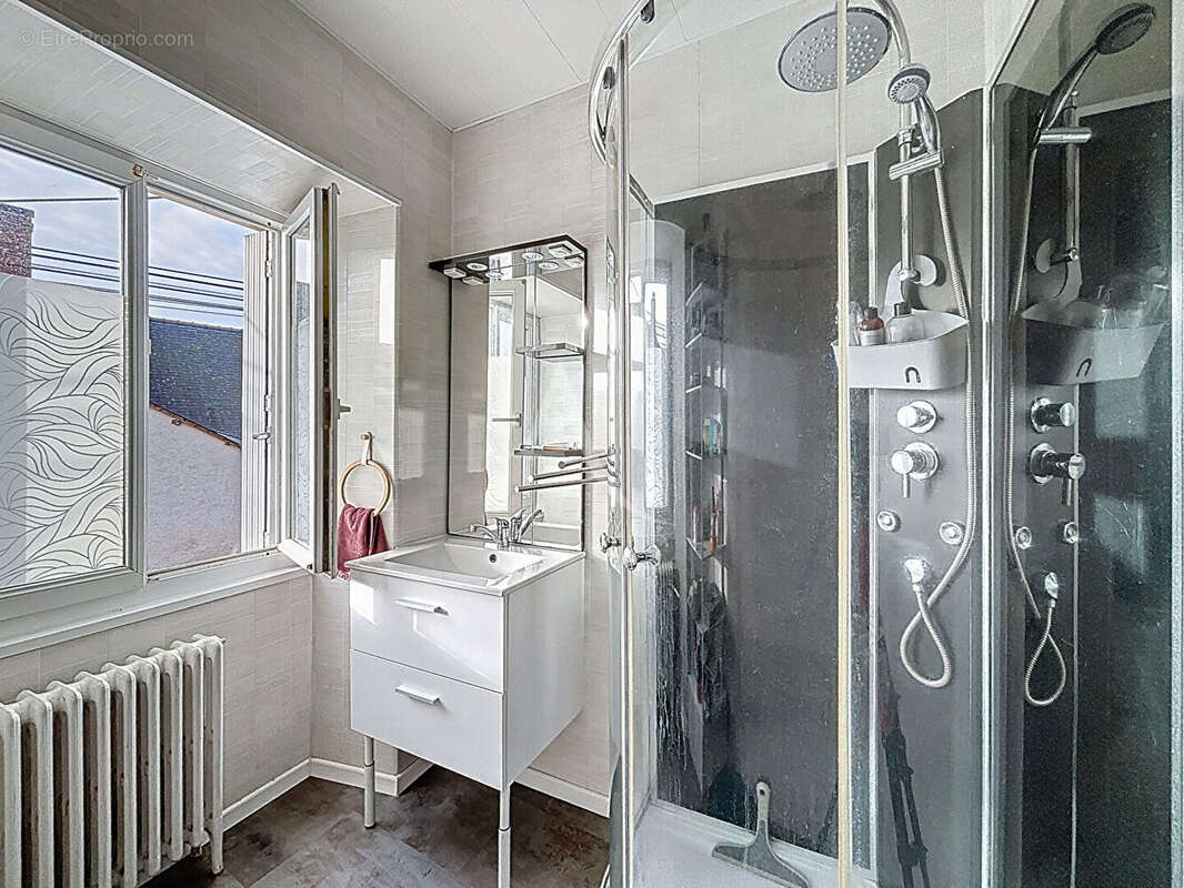 Maison à BRAIN-SUR-LONGUENEE