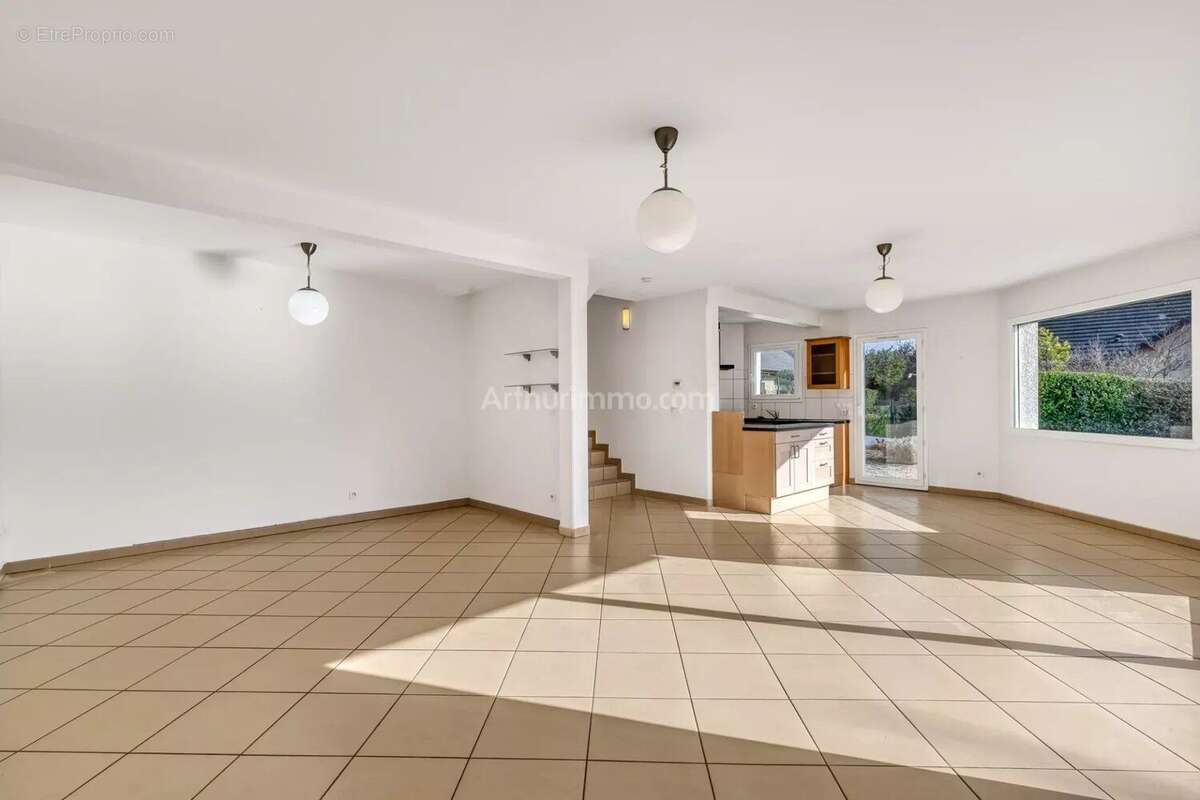 Maison à BRISON-SAINT-INNOCENT